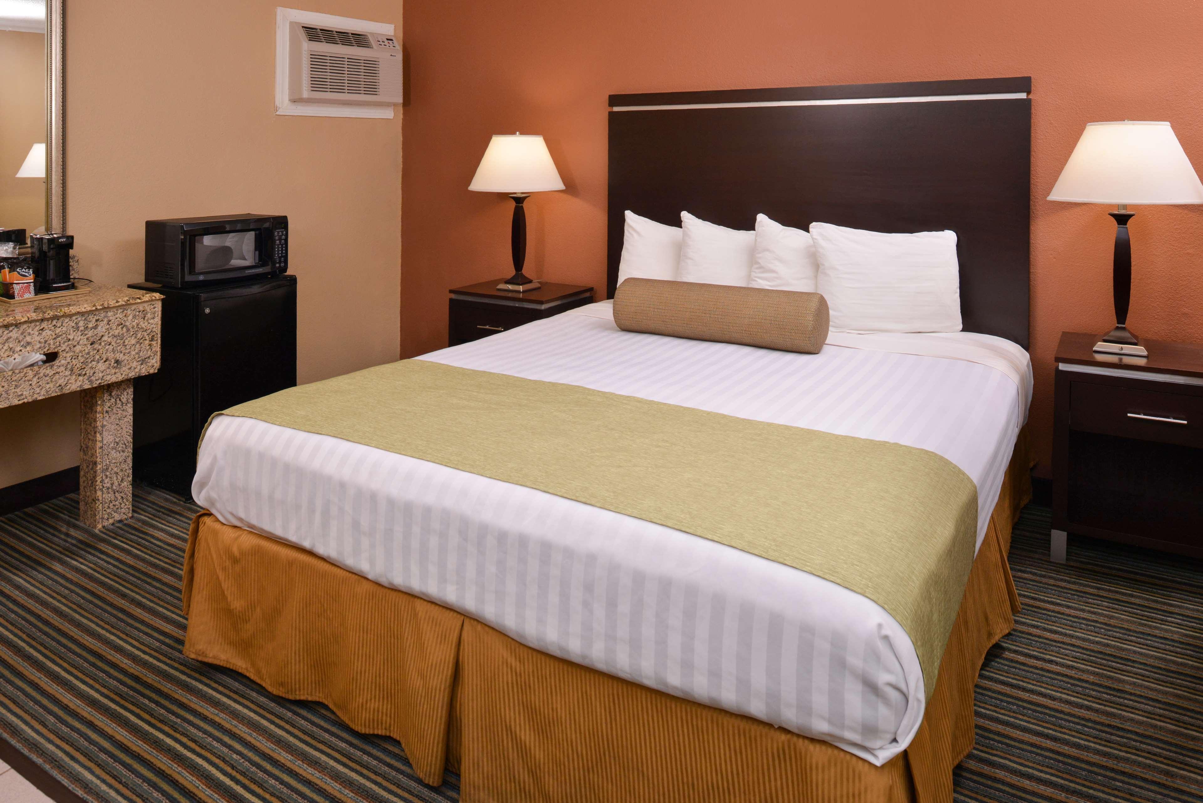 Best Western Courtesy Inn Hotel - Anaheim Resort At The Park Bagian luar foto