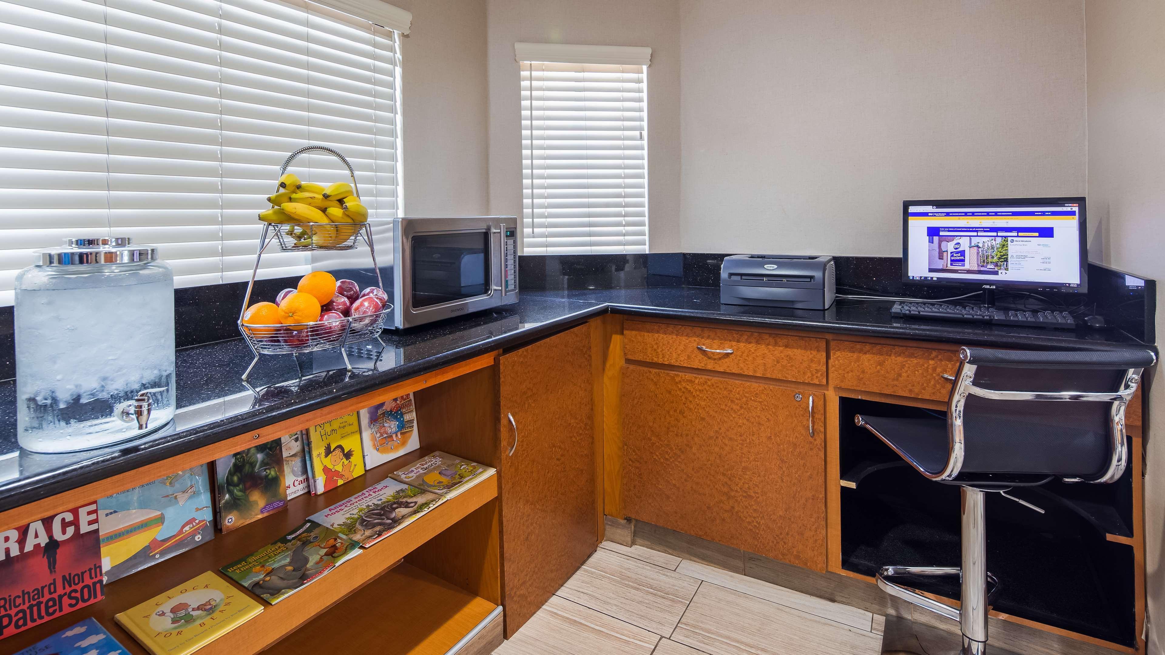 Best Western Courtesy Inn Hotel - Anaheim Resort At The Park Bagian luar foto