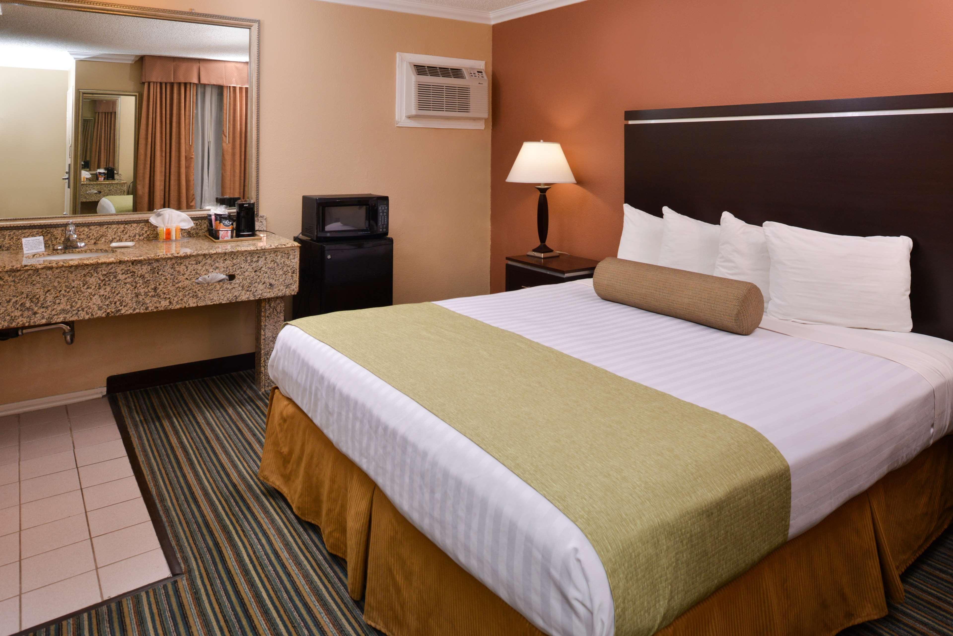 Best Western Courtesy Inn Hotel - Anaheim Resort At The Park Bagian luar foto