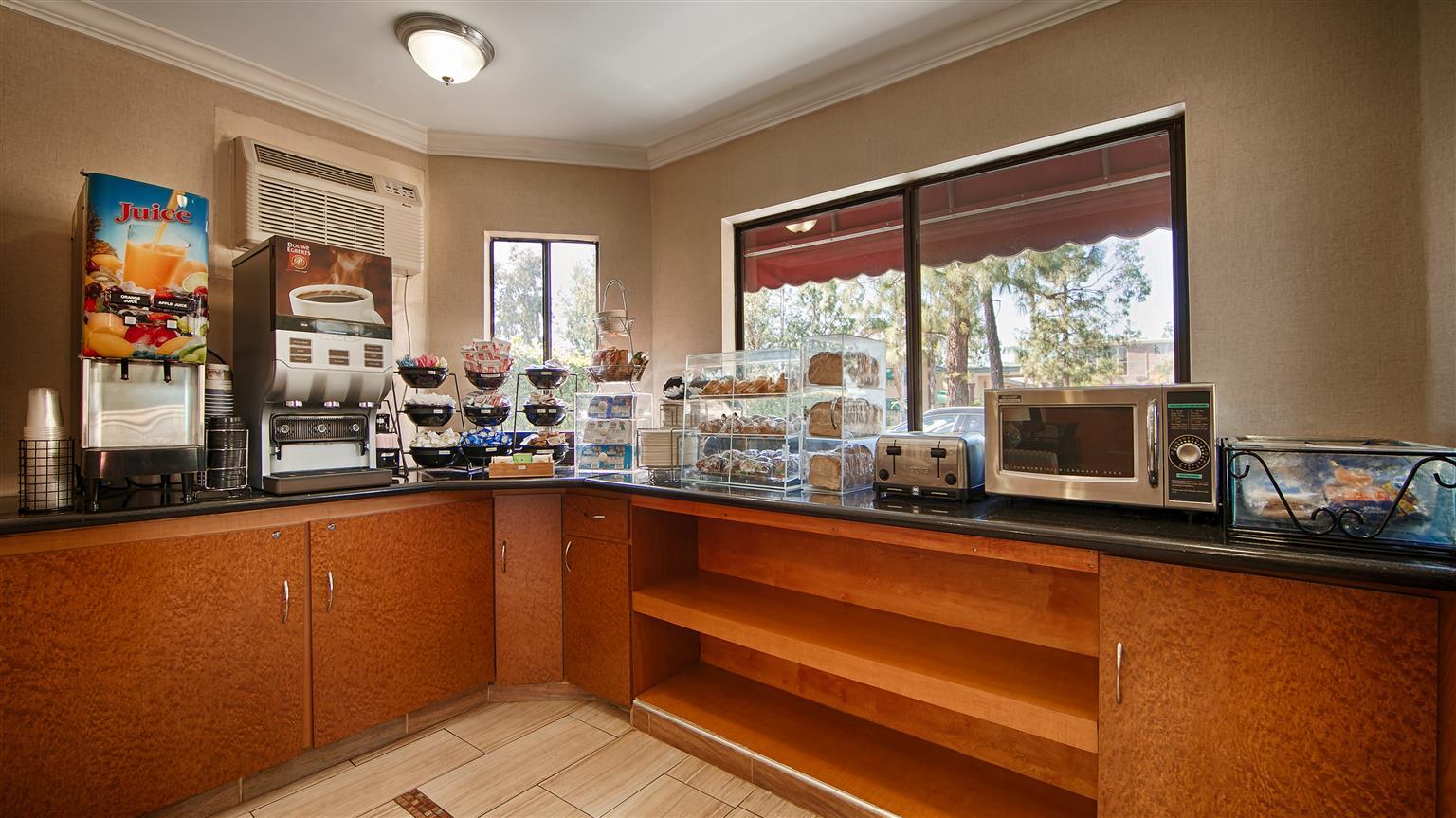 Best Western Courtesy Inn Hotel - Anaheim Resort At The Park Bagian luar foto